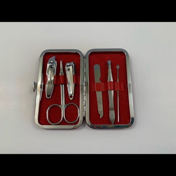 Travel Groom Set- Cherry Red Faux Leather Shell Case - NWT - Picture 4 of 8